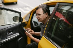 Illustration of Zoox Robotaxi Service: Amazon's Bold Move in the Fierce US Race